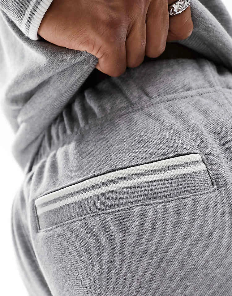 Fred Perry Loopback Sweatpants In Grey For Men 6 Fred Perry Loopback Sweatpants In Grey For Men - Image 4