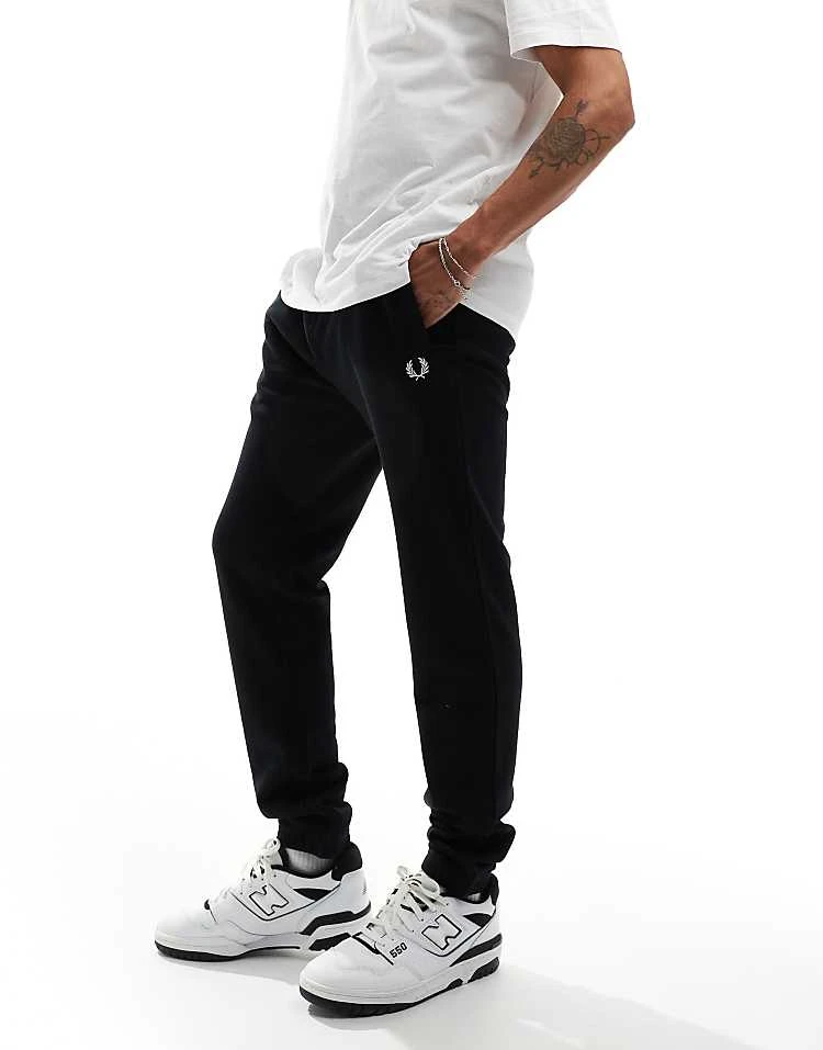 Fred Perry Loopback Sweatpants In Black For Men 3 Fred Perry Loopback Sweatpants In Black For Men