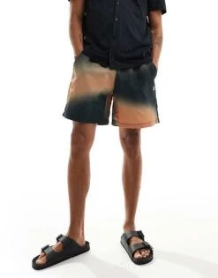 Fred Perry Printed Short In Green For Men