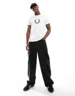 Fred Perry Flocked Laurel Wreath T-shirt In White For Men 10 Fred Perry Flocked Laurel Wreath T-shirt In White For Men -Modish Men Wear 206692170 4
