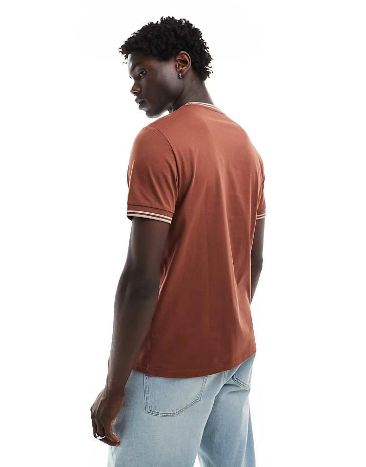 Fred Perry Twin Tipped T-shirt In Clay Brown For Men 4 Fred Perry Twin Tipped T-shirt In Clay Brown For Men - Image 2