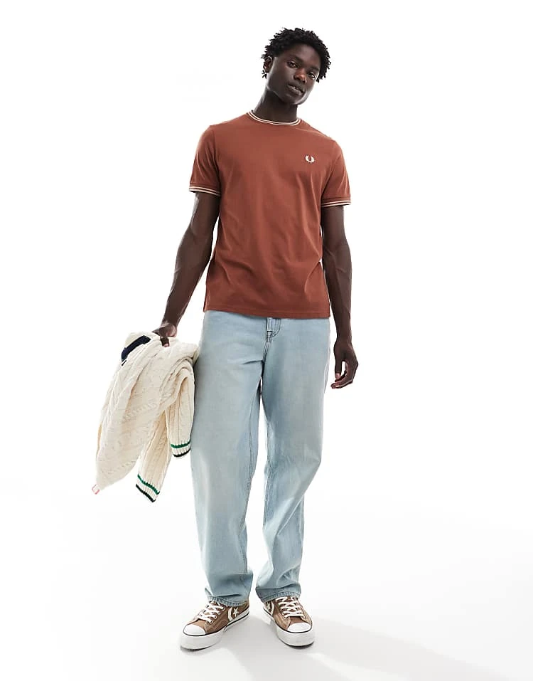 Fred Perry Twin Tipped T-shirt In Clay Brown For Men 5 Fred Perry Twin Tipped T-shirt In Clay Brown For Men - Image 3