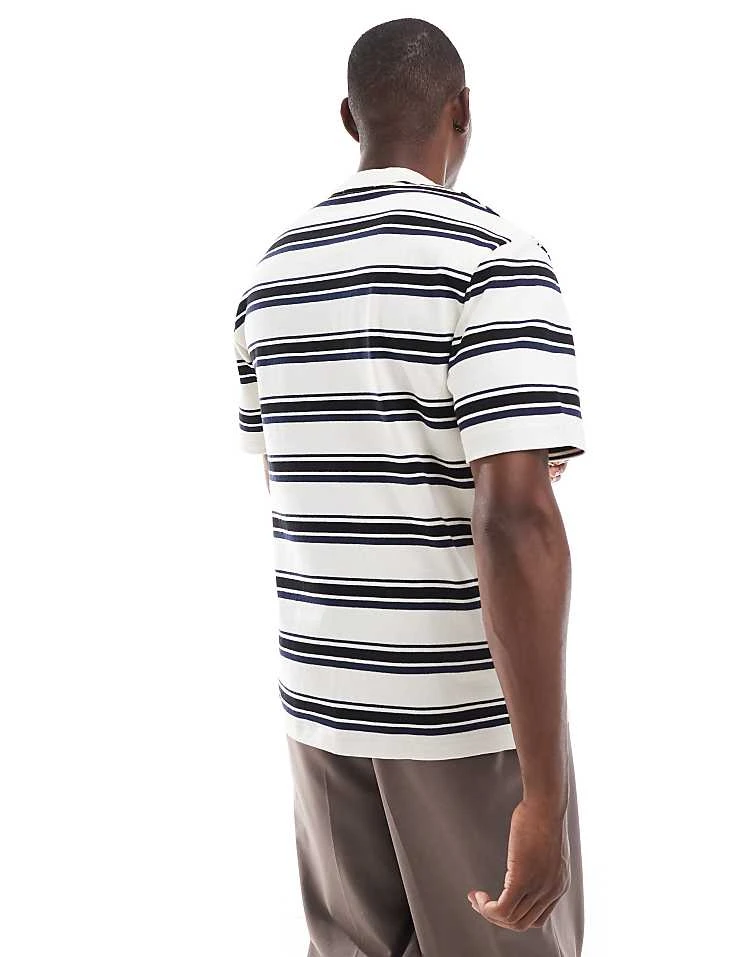 Fred Perry Relaxed Fit T-shirt In Off White With Thick Horizontal Stripes For Men 4 Fred Perry Relaxed Fit T-shirt In Off White With Thick Horizontal Stripes For Men - Image 2