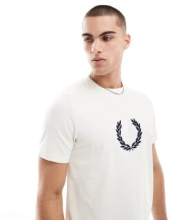 Fred Perry Textured Laurel Wreath T-shirt In Off White For Men
